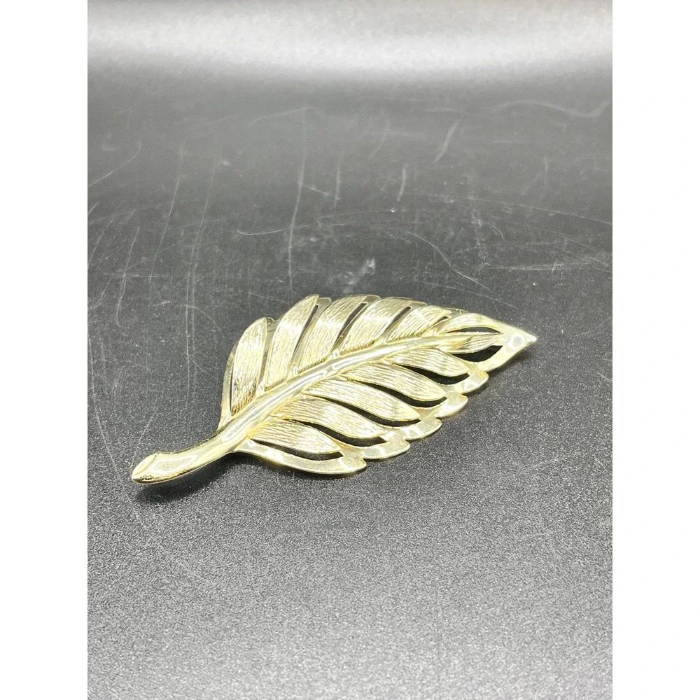 Silver Leaf Brooch Pin Vintage‎ Jewelry Women Elegant Fall Autumn Accessory